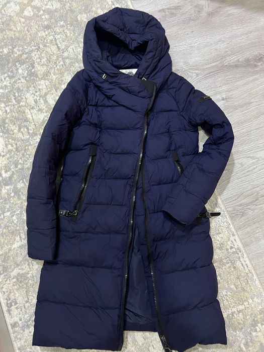 Продам зимнюю женскую куртку, в отличном состояний.