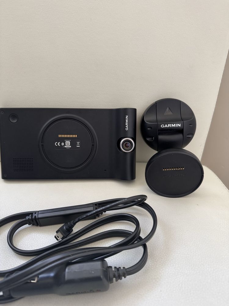 GARMIN dezlcam 6инча  за комиьон