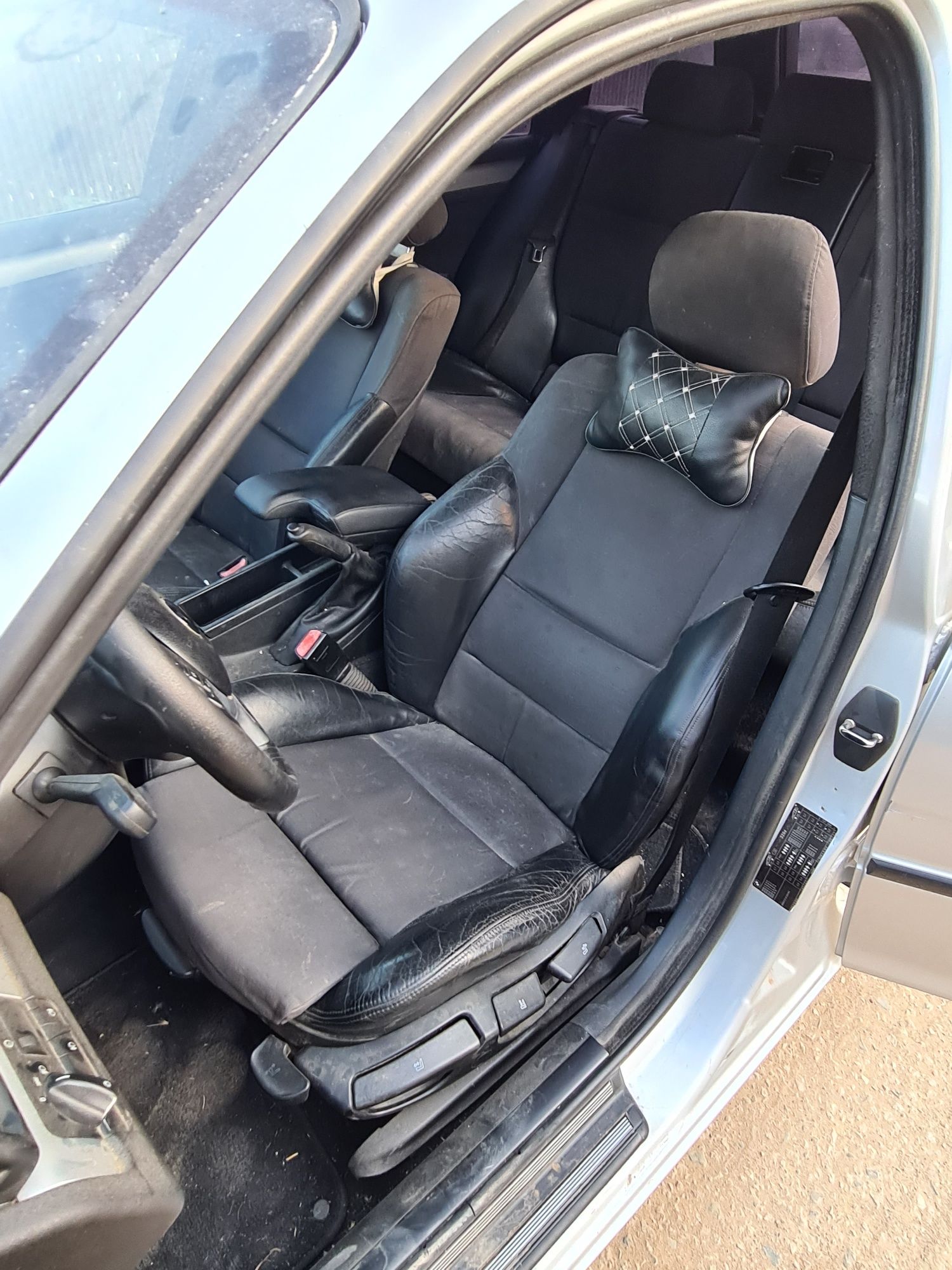 Dezmembrez bmw e46 320d 136cp