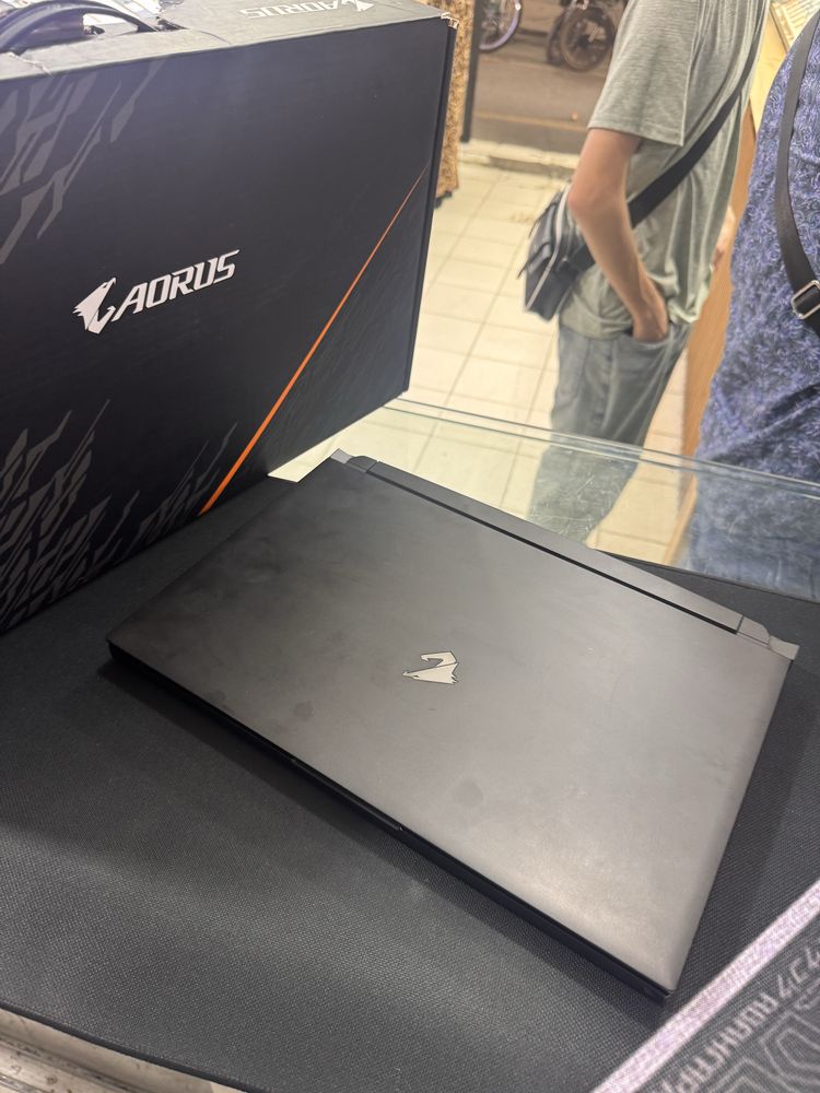 Ноутбук Gigabayt AORUS  Inte Core i7 SSD 1TB ОЗУ 16GB RTX 3070 8GB