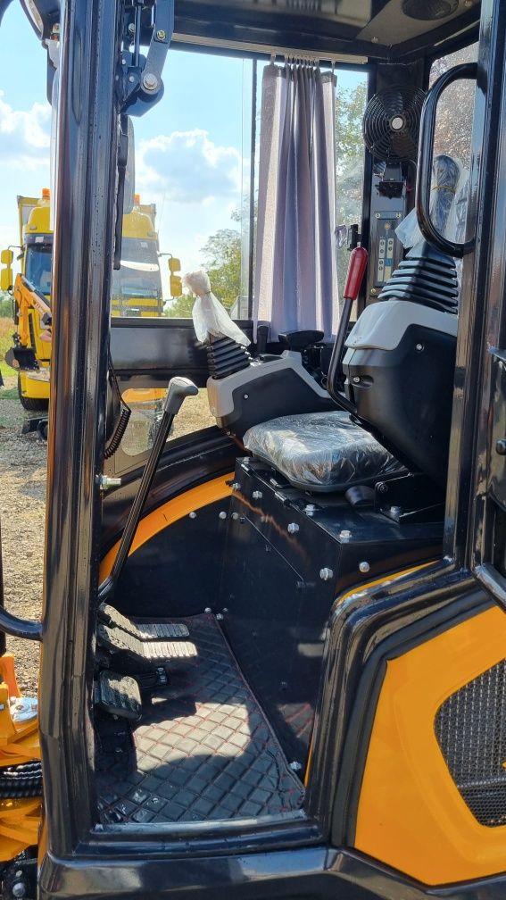 Excavator Lubeck W 240 Nou 2.4t Garantie 2 ani