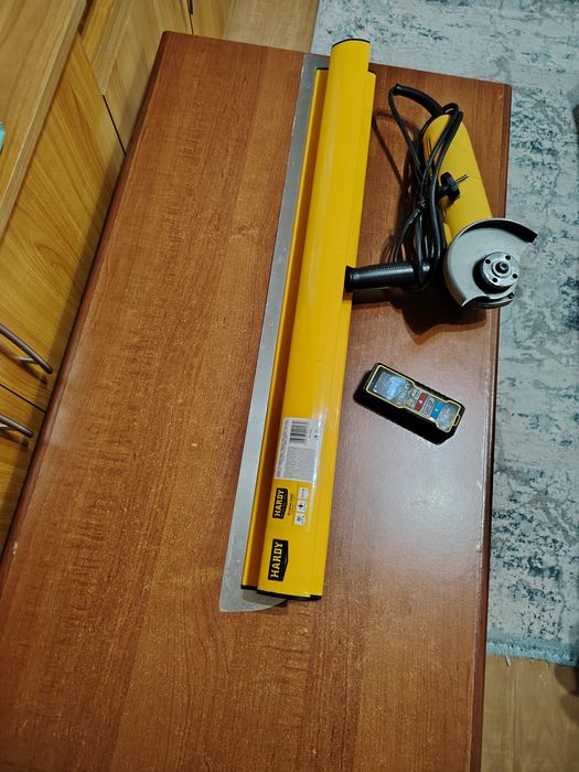 Vînd scule electrice șantier flexuri ,telemetru. Boloboc 550 tot!