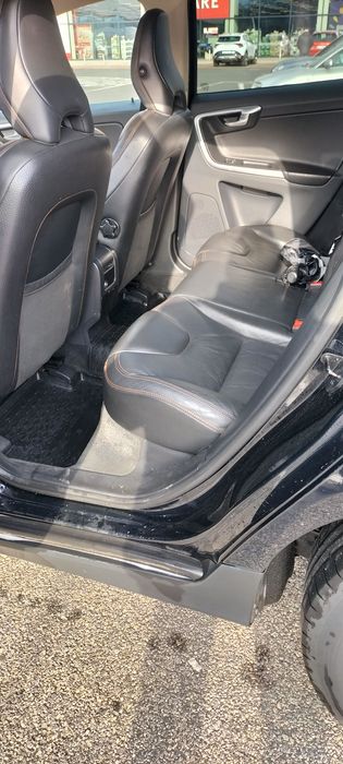 Vând VOLVO XC60 Ofertă !!!