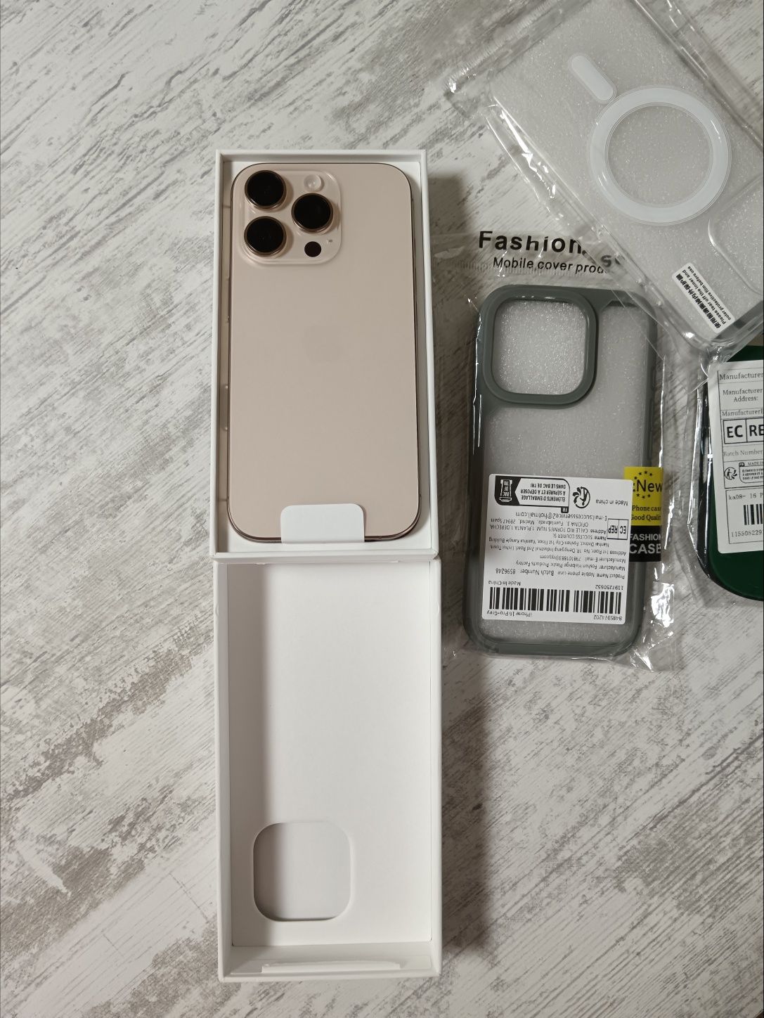 iPhone 16 pro Desert titanium