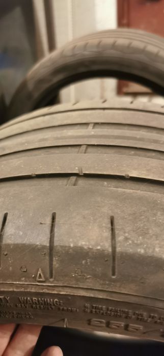 Vând cauciucuri vara 2 latimi folosite pe bmw