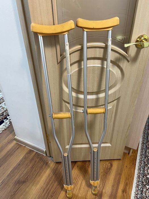 Костыль продам за 5000
