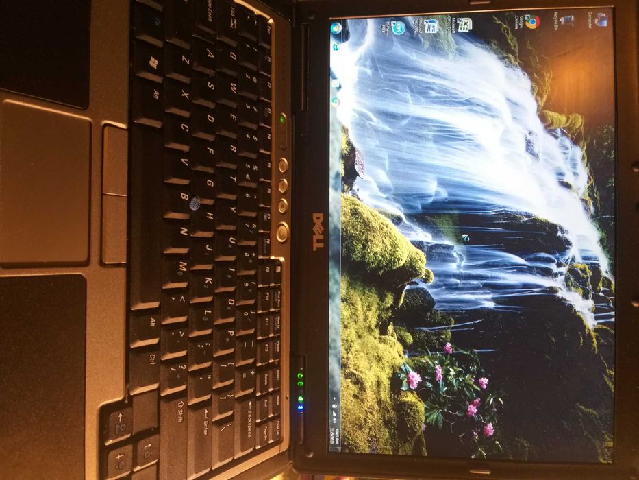 Laptop Dell D630, T6600 - 2,2 Ghz,4 Gb DDR2, serial port, hdd 160 ghz,