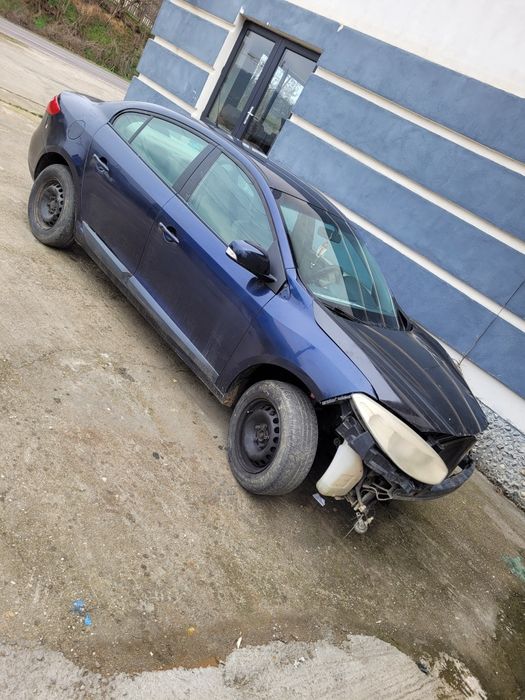 Renault fluence  pentru piese sau reparație