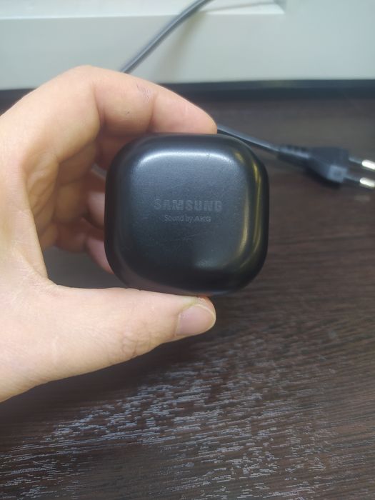 Продам наушники Samsung galaxy buds 2 pro