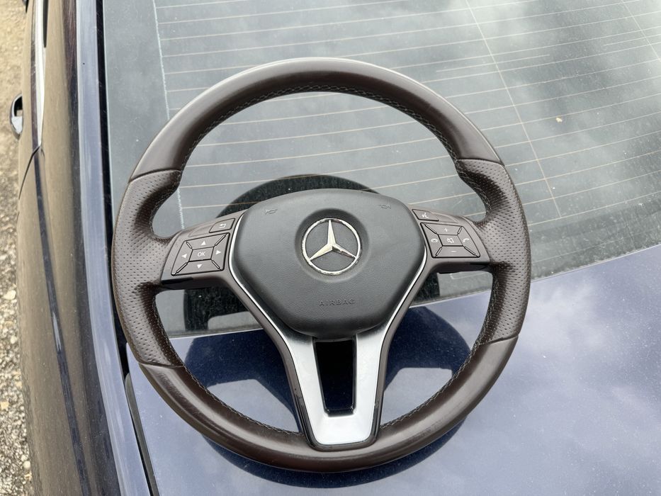 Volan maro inchis Mercedes W212 sport cu padele