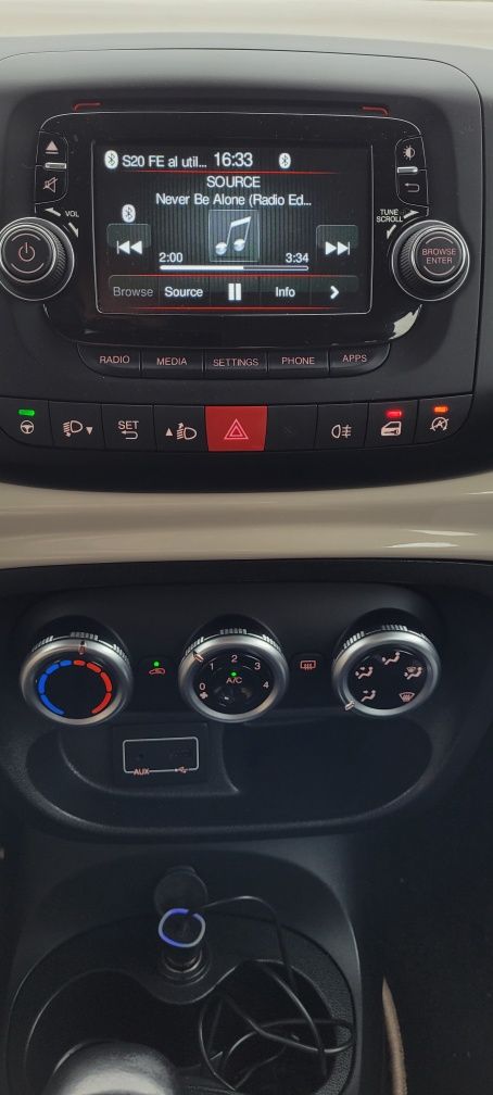 Fiat 500L / 0.9Tce 105Cp sunt unic proprietar în România.