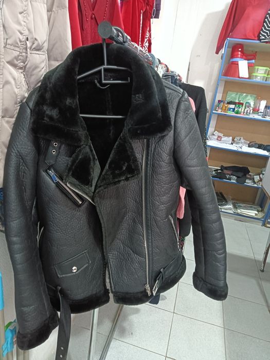 Продаются куртки и пальто