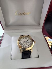 Продаю Золотые часы Cartier, унисекс модель.
Стильные и строгие