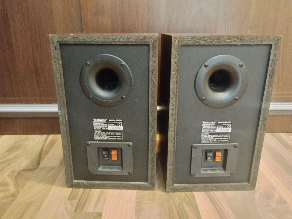 Vând boxe technics HD 81 sau schimb cu subwoofer activ.