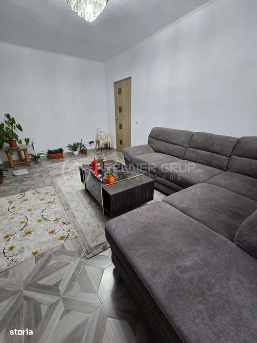 Etaj intermediar, Apartament 3 camere 70mp - Podu Ros + CT