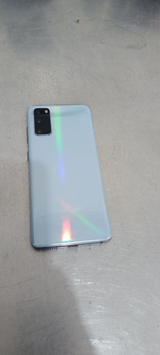 Samsung S20  sotiladi.