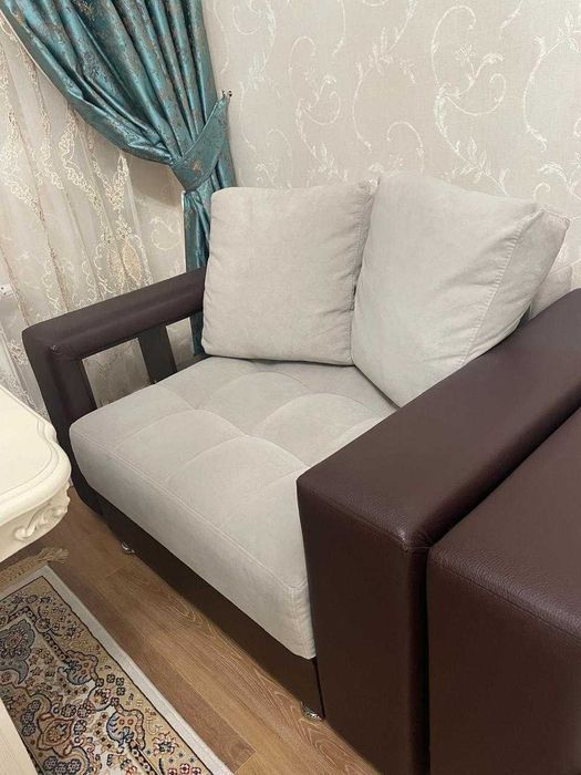 Продается диван с креслом (раскладной, с местом для хранения)