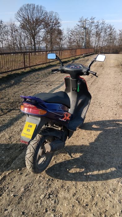 Vând un scuter aprilia