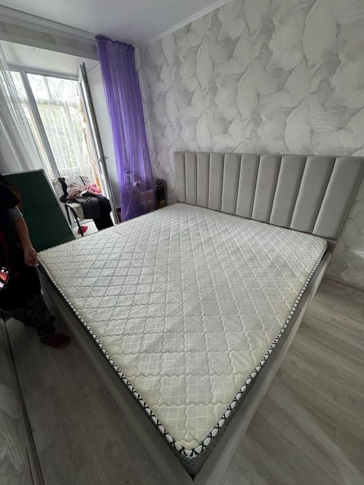 Продам кровать с матрасом