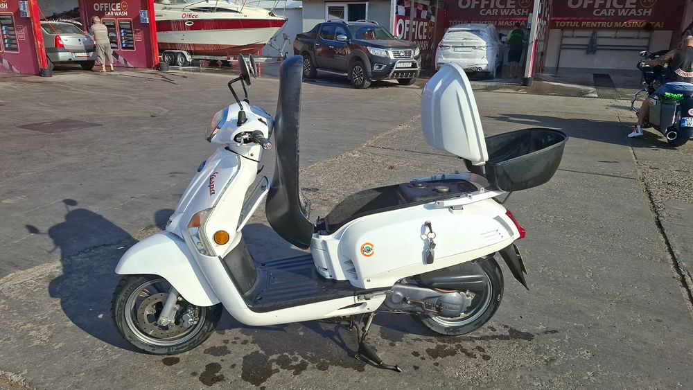 Vând scuter kymco 80 înmatriculat constanta