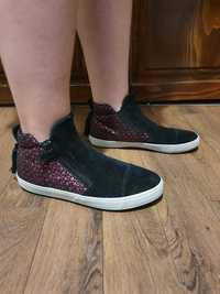 Vans piele naturala. Marimea 39