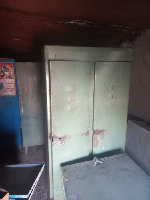 Шкафы металлические, фанари освещения герметичные