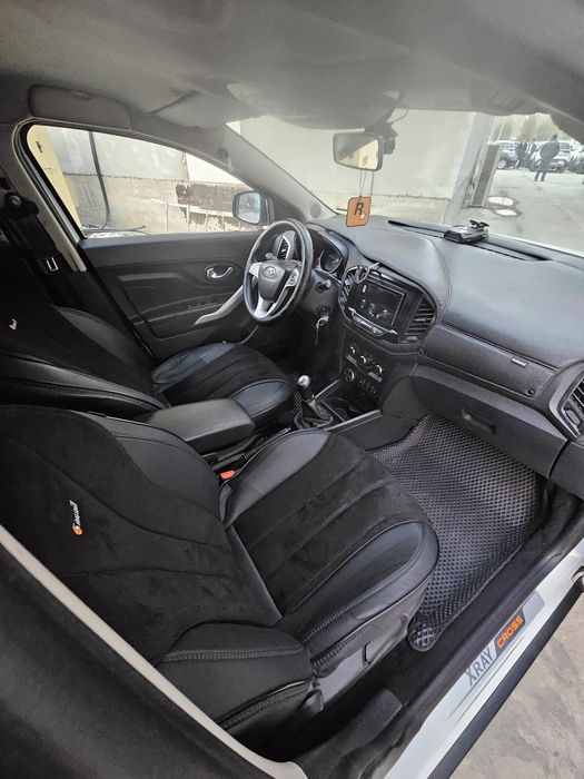 Lada XRAY CROSS 2019