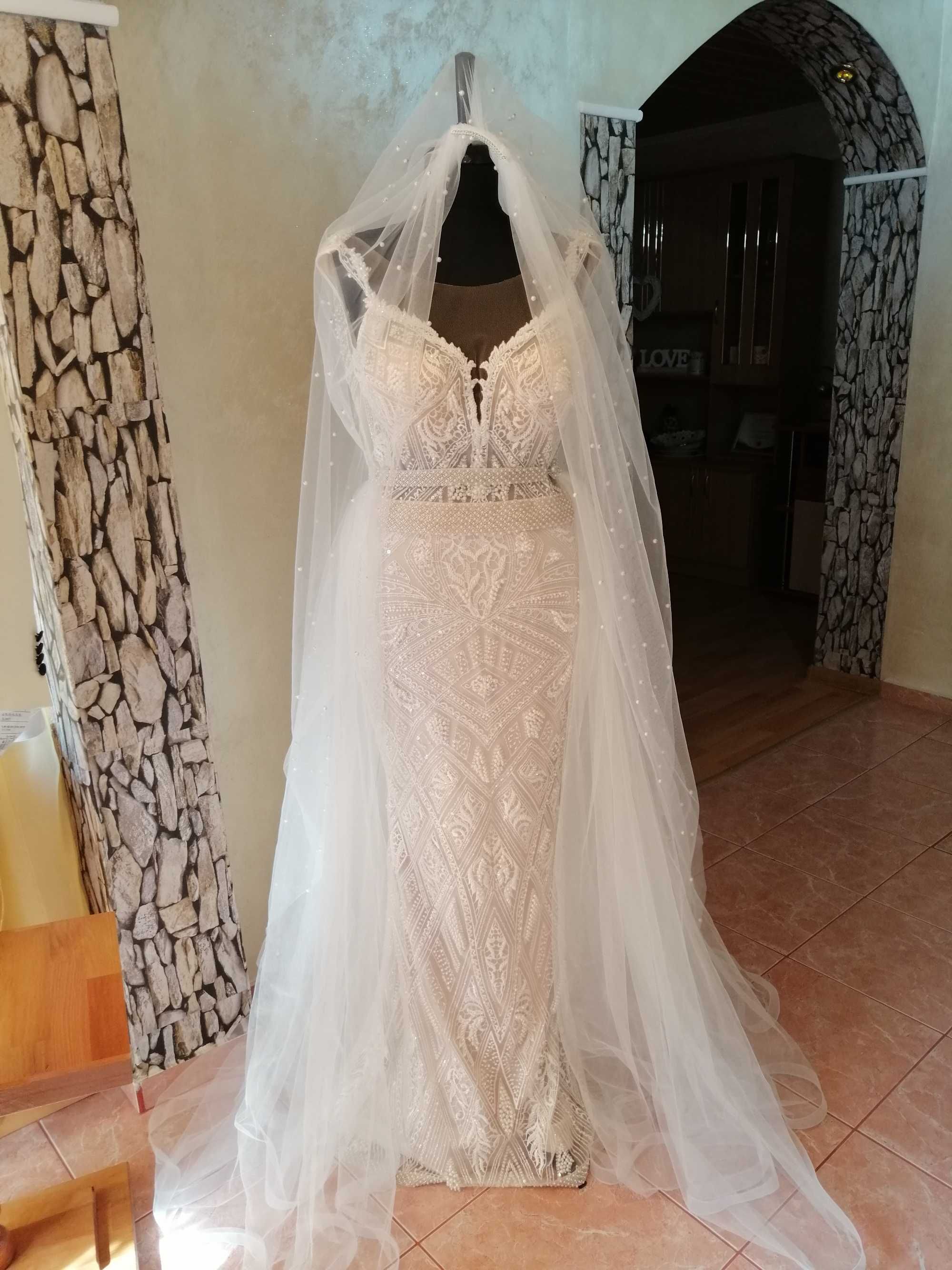 Rochie de mireasa cu trena detasabila