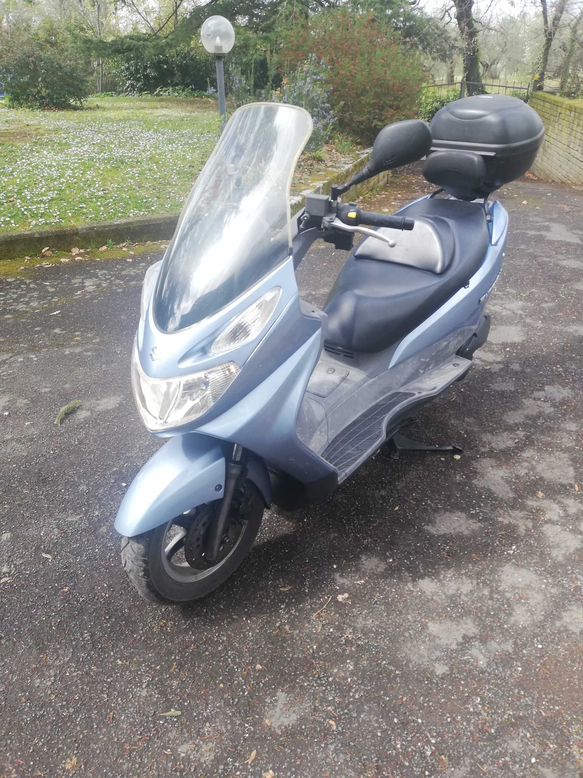 scuter 200 cm3 Suzuki Burgman