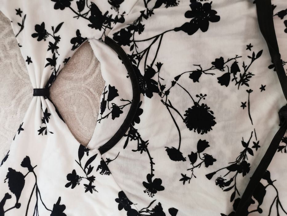 Елегантна, стилна рокля DENS, с интересни панделка, ръкави и гръб, XXL