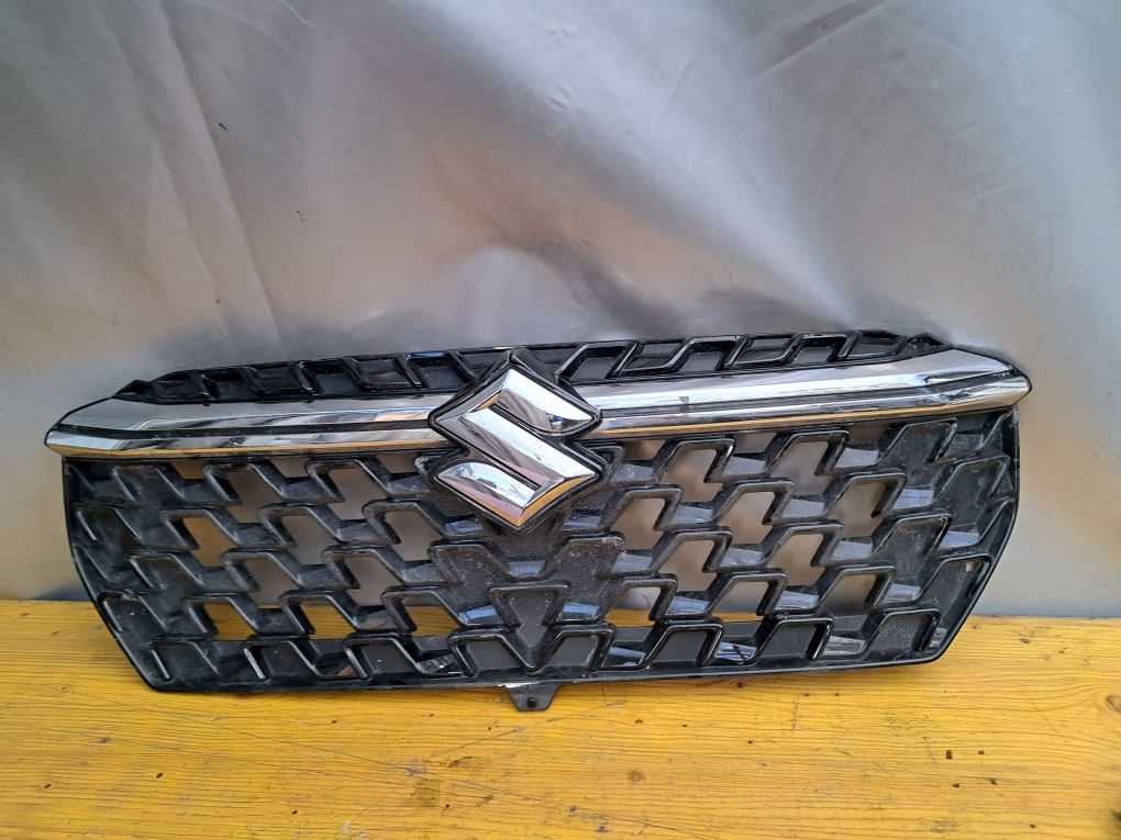 Грил решетка  Suzuki SX4 Cross