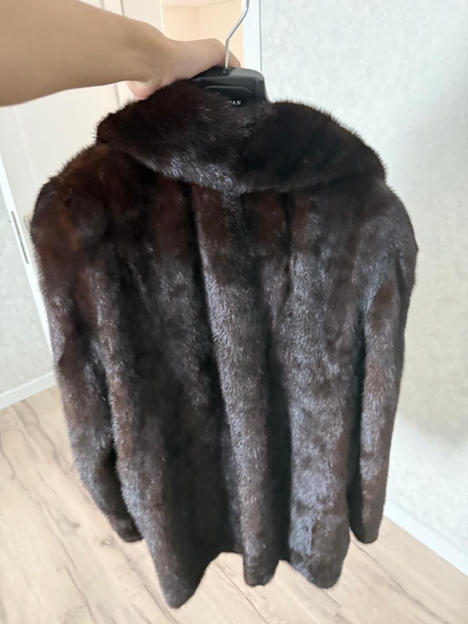 Продам норковую шубу и шапку