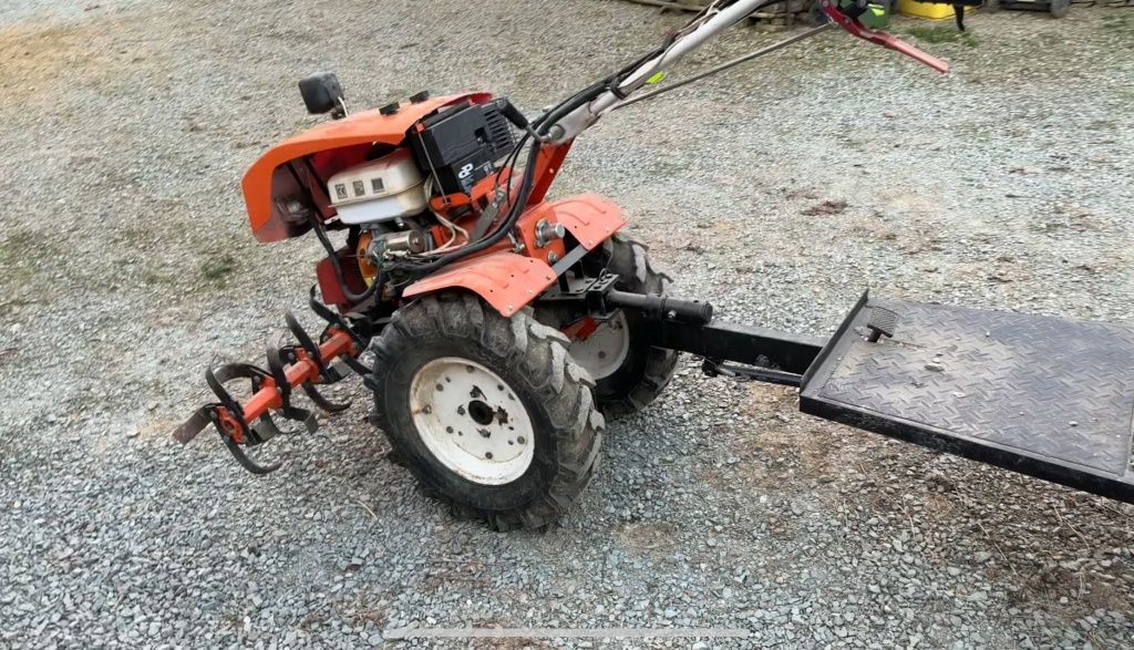 Vând motocultor Ruris 18cai