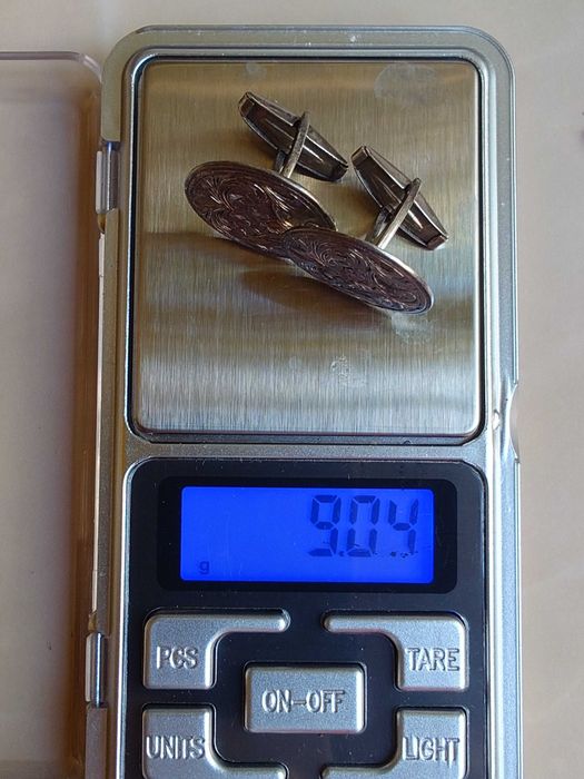 Butoni vintage din argint 800 – eleganță masculină cu patină de epocă