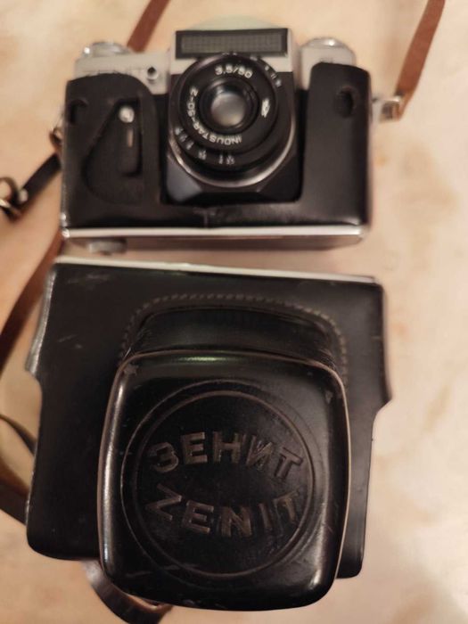 Фотоапарат Зенит Е