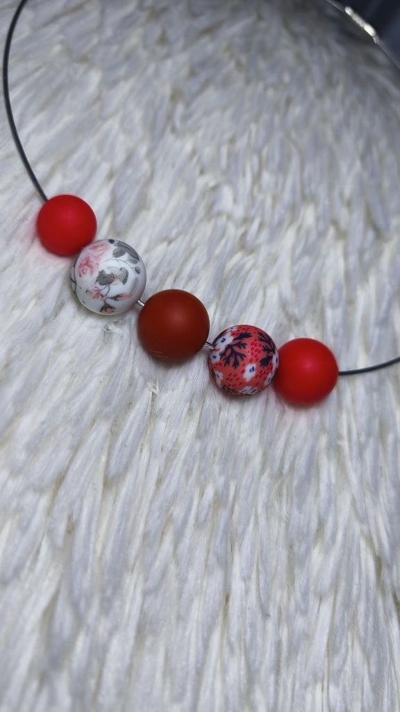 Coliere handmade, diverse culori