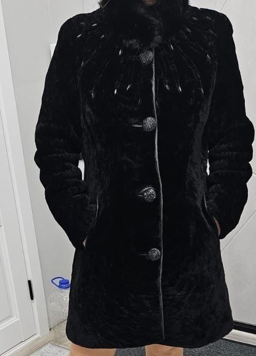 Продам дубленку из астрагана в отличном состоянии