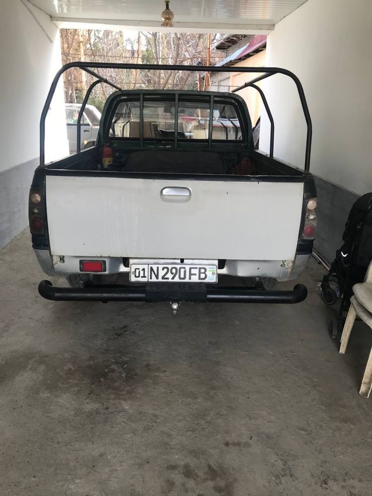 Tayota Hilux pikap