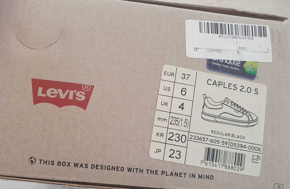 Дамски сникърси  Levi's .Размер:37