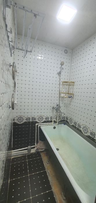 3 хонали квартира сотилади.