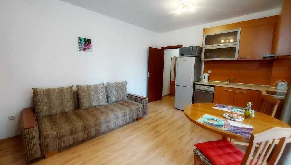 Дава се под наем Двустаен апартамент в Свети Влас - 69 кв.м за 300 € - Снимка #3