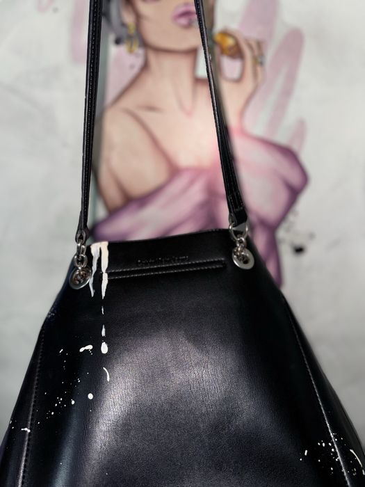 Чаната от естествена кожа CALVIN KLEIN