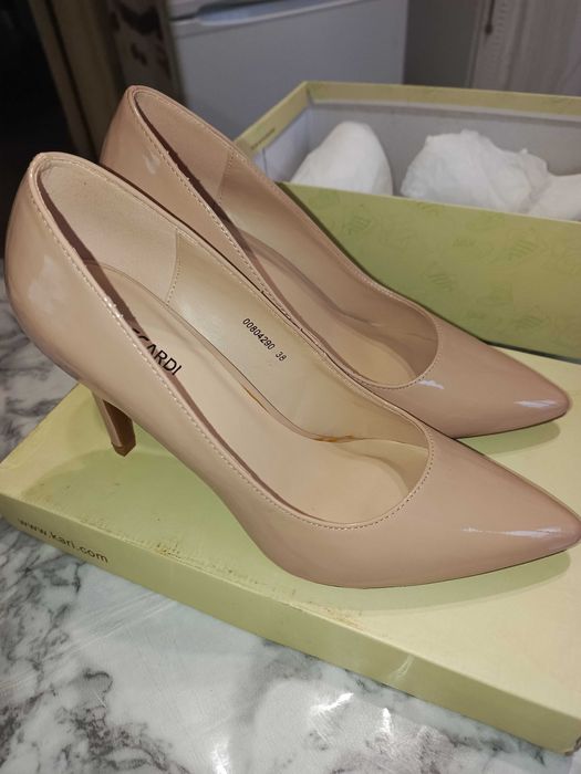 Продам женские туфли