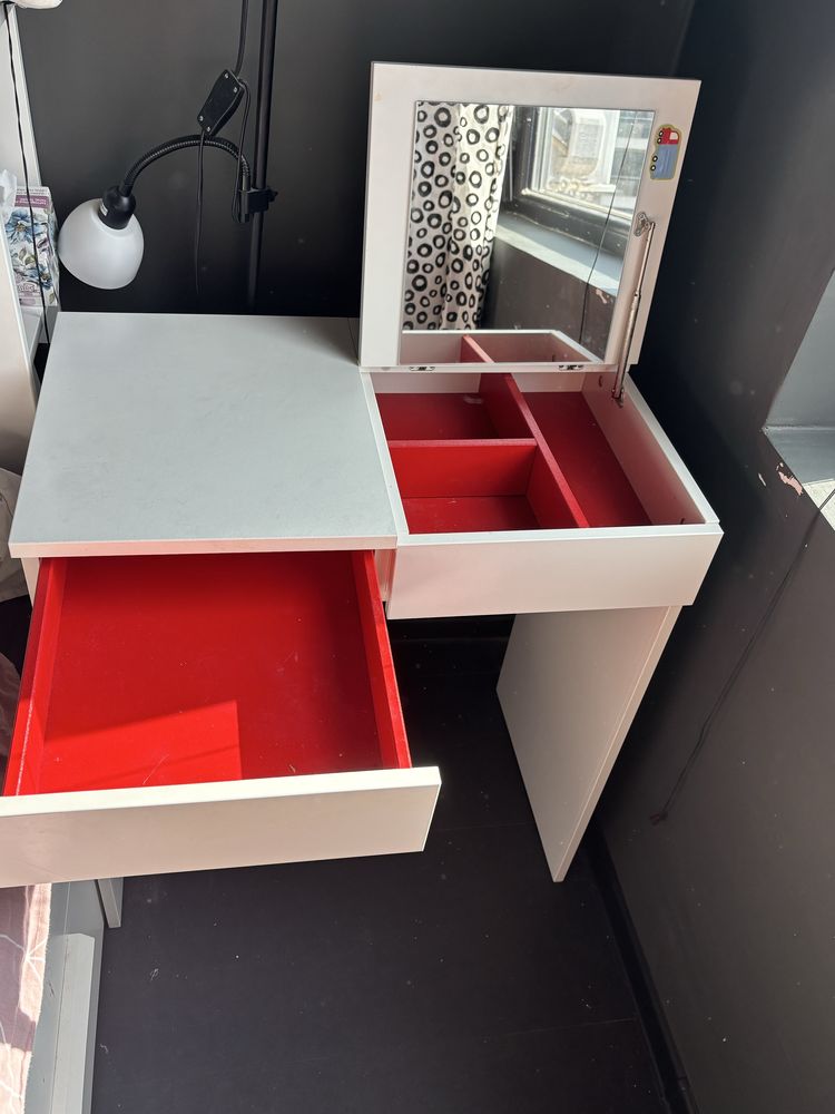 Дамска тоалетка IKEA