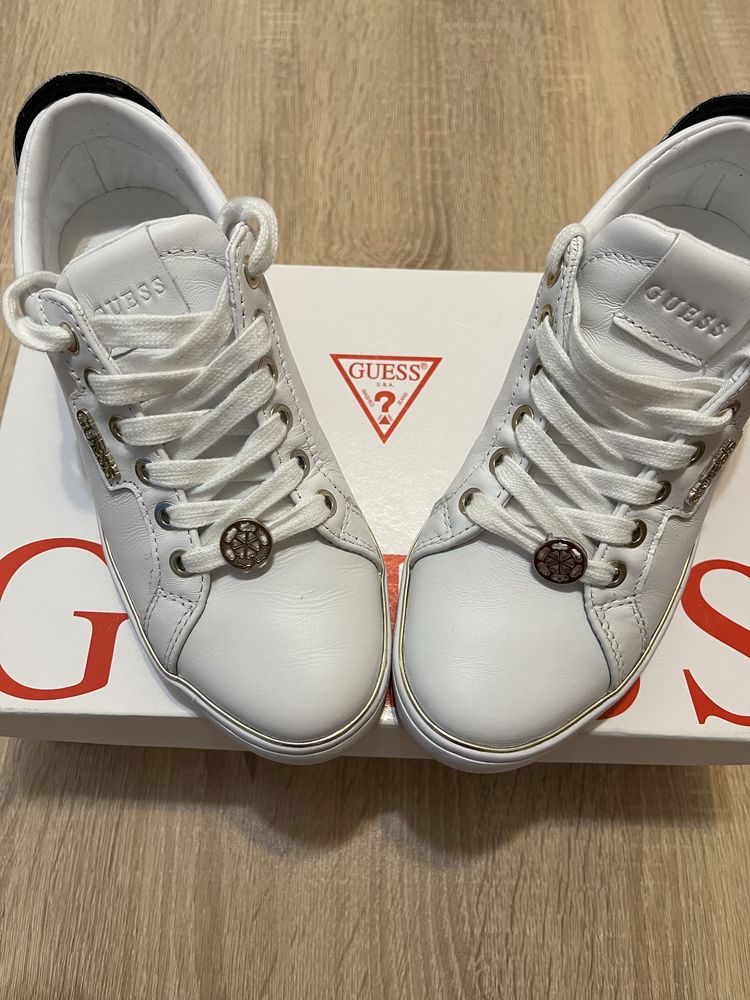 Дамски обувки GUESS