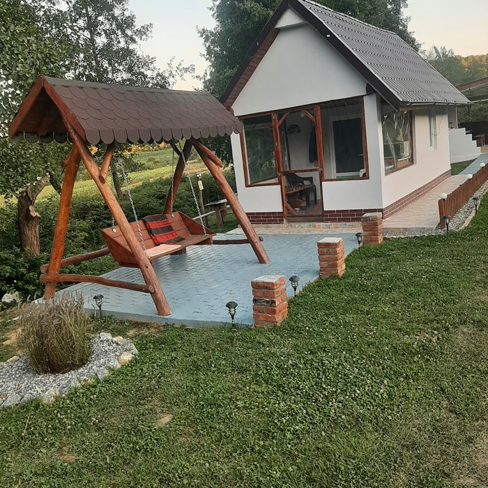 Cabana lângă Bucium.