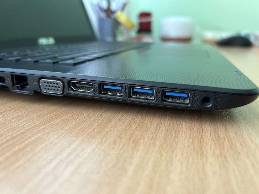 Asus K571LJ 17.3” i5/8GB/920M