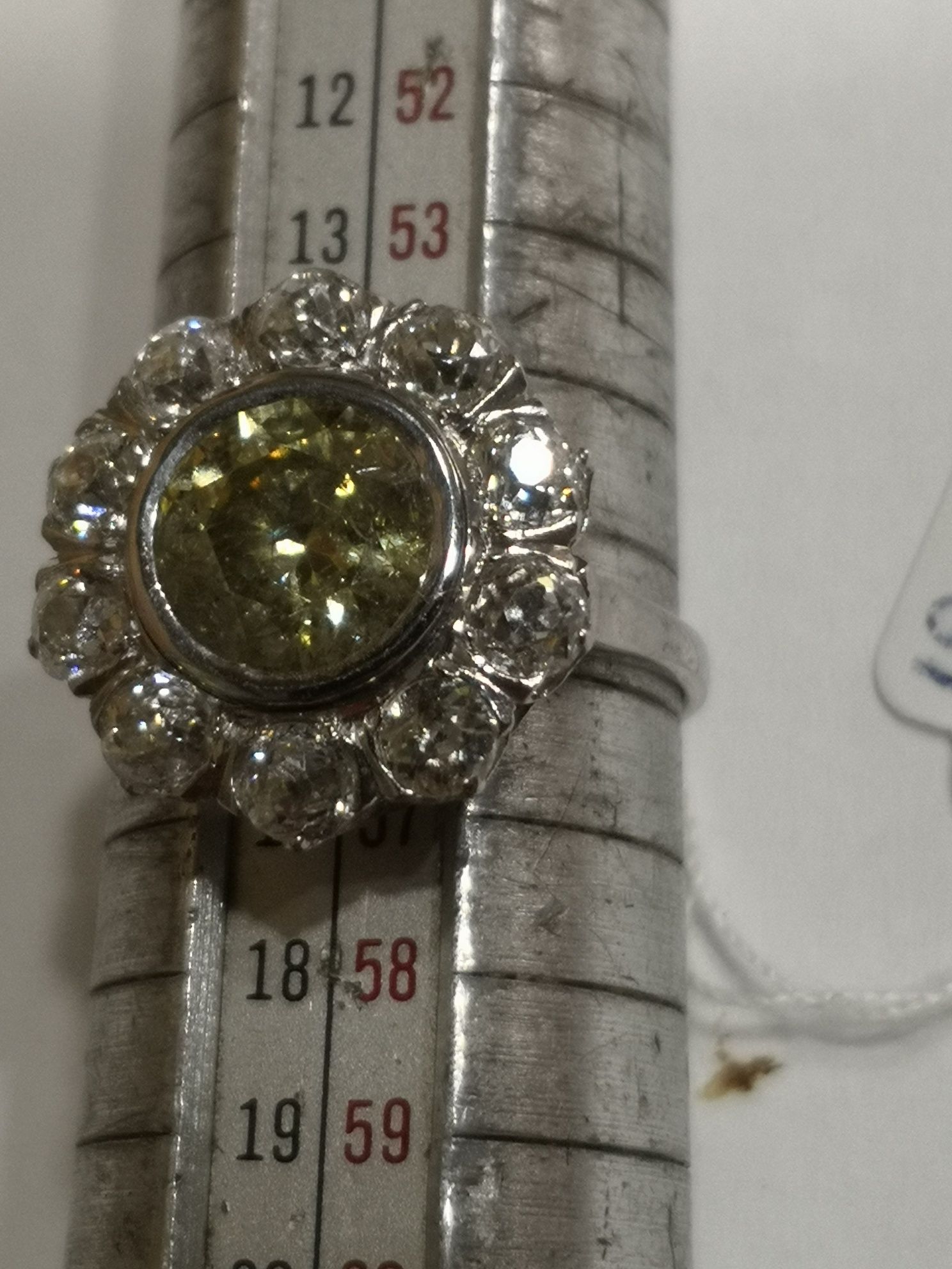 Vind inel din aur 18kt cu diamante 3,7ct