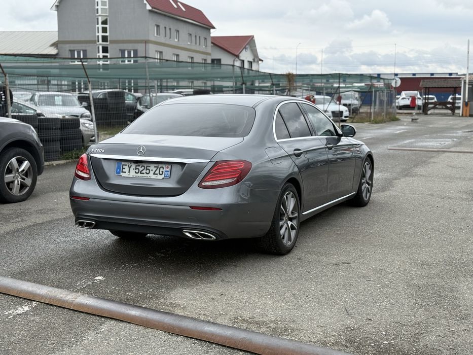 Mercedes-Benz  Eclasse 2018/8