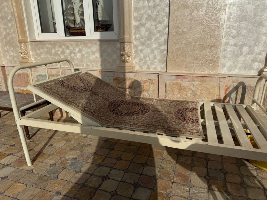 Медицинская кровать